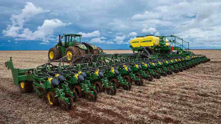 John Deere tem trimestre difícil (e projeta piora até o fim do ano fiscal)