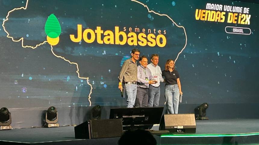 Jotabasso é reconhecida como a maior sementeira do Brasil em vendas de Intacta 2 XTend