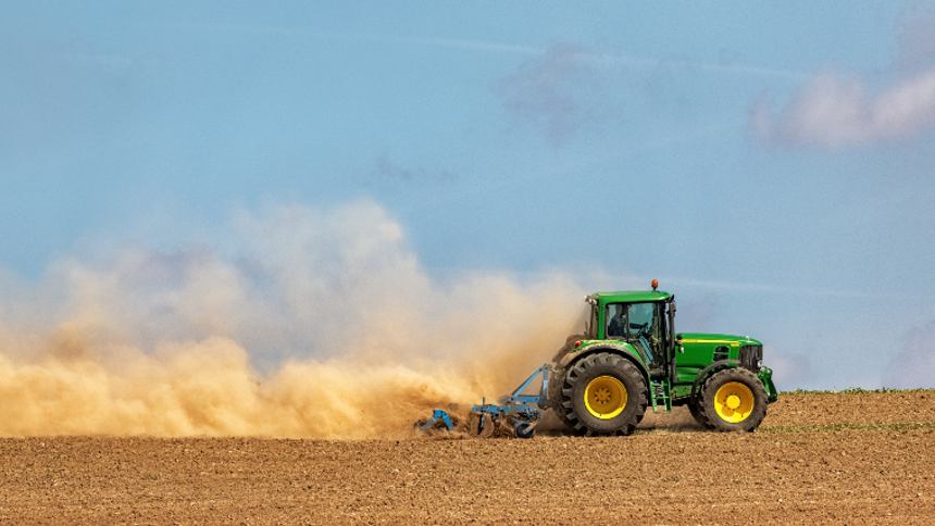 Entre boas e más notícias da John Deere, mercado pensa positivo e as ações reagem