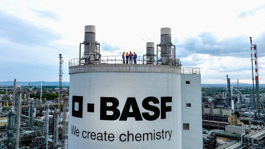 Basf passa a tesoura nos dividendos e confirma planos de IPO para divisão agrícola