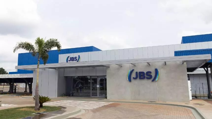 Negócios gordos com aves e suínos dão um grau no rating da JBS