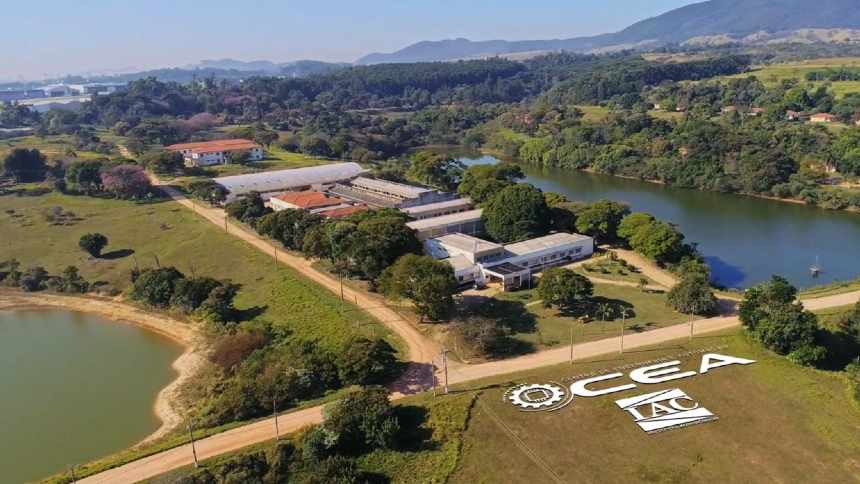 Nas paredes e laboratórios do CEA, fotos, relatos e o trabalho ameaçado de um dos principais centros de pesquisas do agro