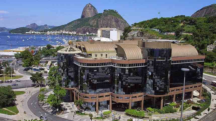 Nova pedra no caminho da fusão entre Marfrig e BRF: Previ tenta suspender assembleia com recurso na Justiça