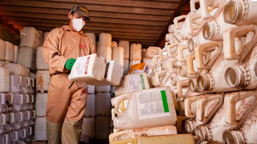Em tempos de dinheiro caro, embalagens recicladas de defensivos viram aliadas na tomada de crédito verde