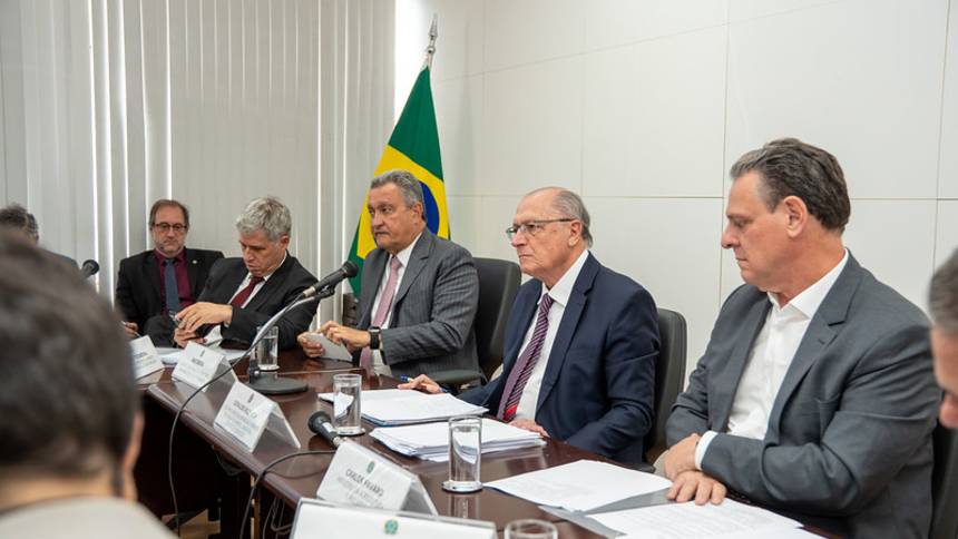 Governo diz ao agro que diálogo (enfim) foi aberto com Casa Branca, mas avalia medidas de socorro