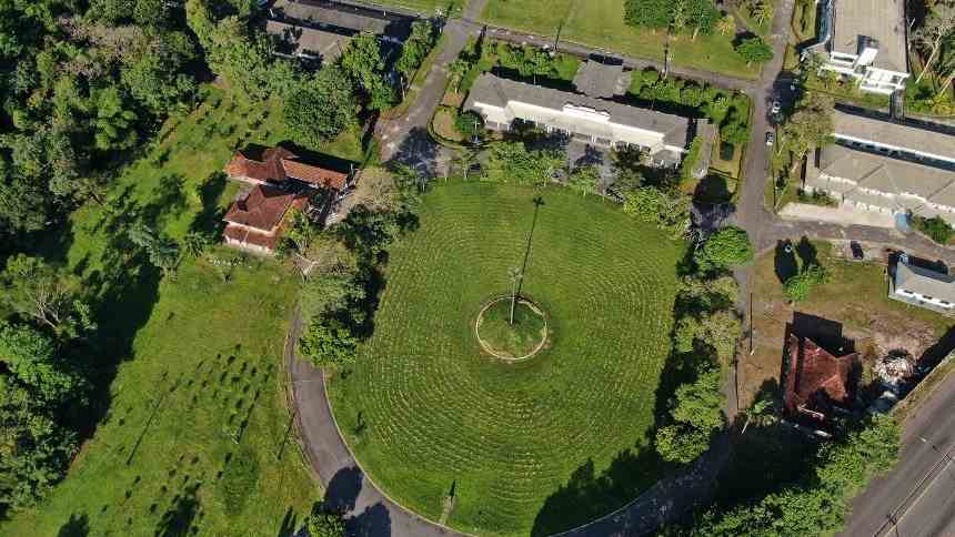 Agro brasileiro espalha “casas” por Belém para tentar “influenciar” a COP 30