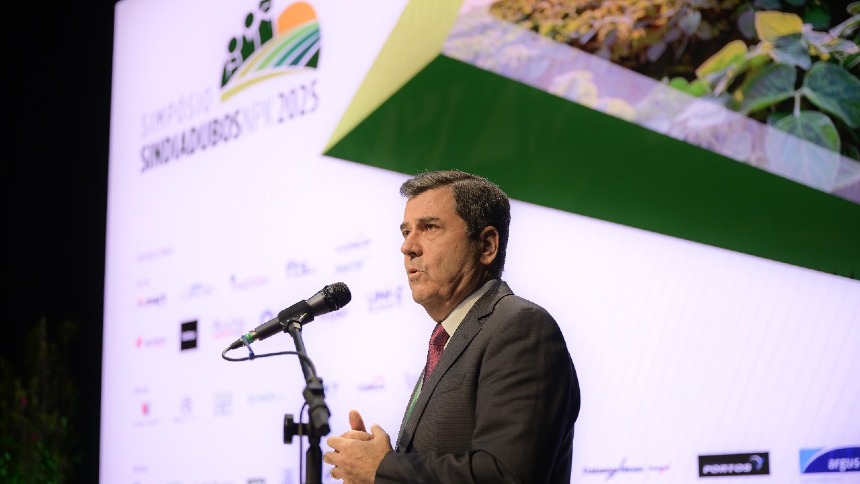 China avança na venda de fertilizantes em ano de “empate” para indústria brasileira