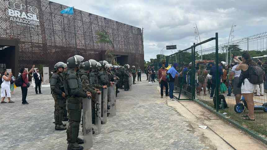 Dentro da COP – Dia 5: Indígenas protestam em frente à Blue Zone e pedem cancelamento da Ferrogrão