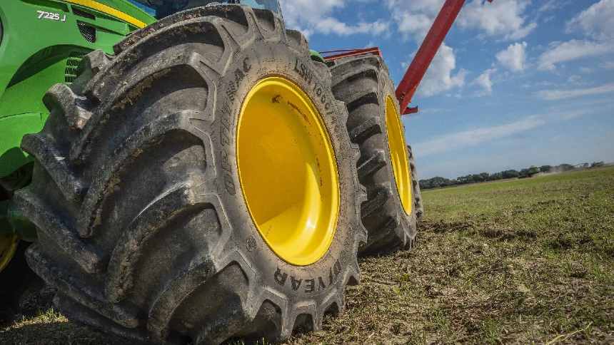 Titan Pneus vê agro rodando em ritmo “incerto”, mas mantém crescimento sem pisar no freio