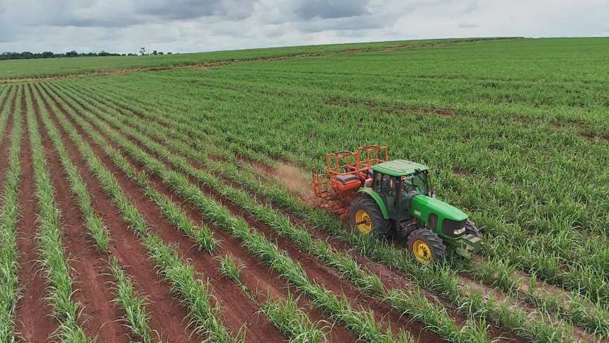 Mais eficiência, menor consumo e menos emissões: Diesel Agritop, da Vibra, prova resultados no campo