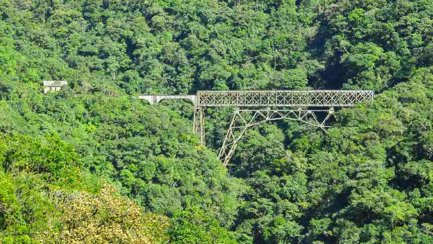 A “ferrovia da Princesa Isabel”, grãos a céu aberto e a logística do agro em 2026
