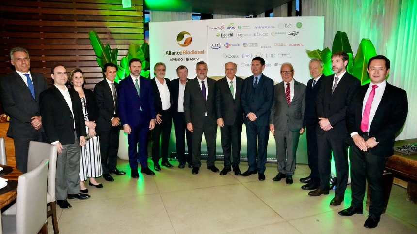 Indústria de biocombustíveis cogita pagar por testes para governo acelerar aumento da mistura do biodiesel