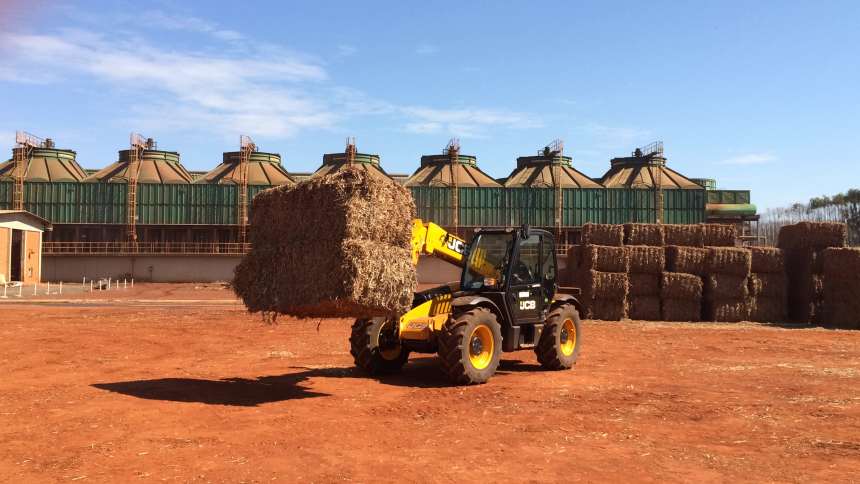 Crise nas máquinas? JCB aumenta receita em 17% no primeiro trimestre