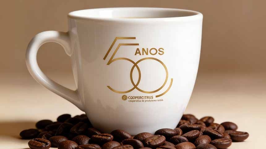 Coopercitrus brinda os 50 anos com café como “energético de negócios” a caminho da China