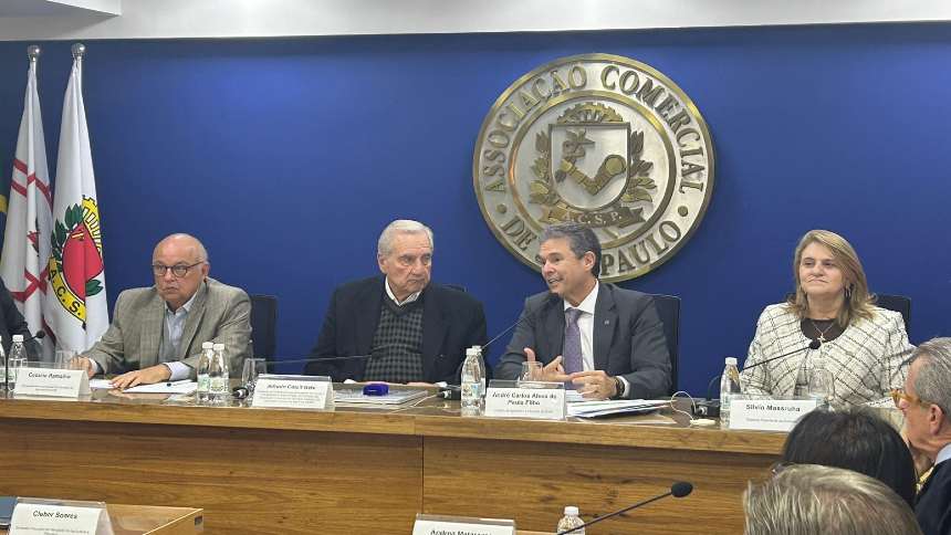Ministro da Agricultura prega diálogo com EUA sobre “novo tarifaço” e projeta Plano Safra de R$ 550 bilhões